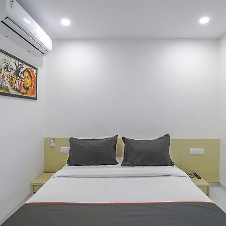 Hotel O La Veera Ahmedabad Exterior photo