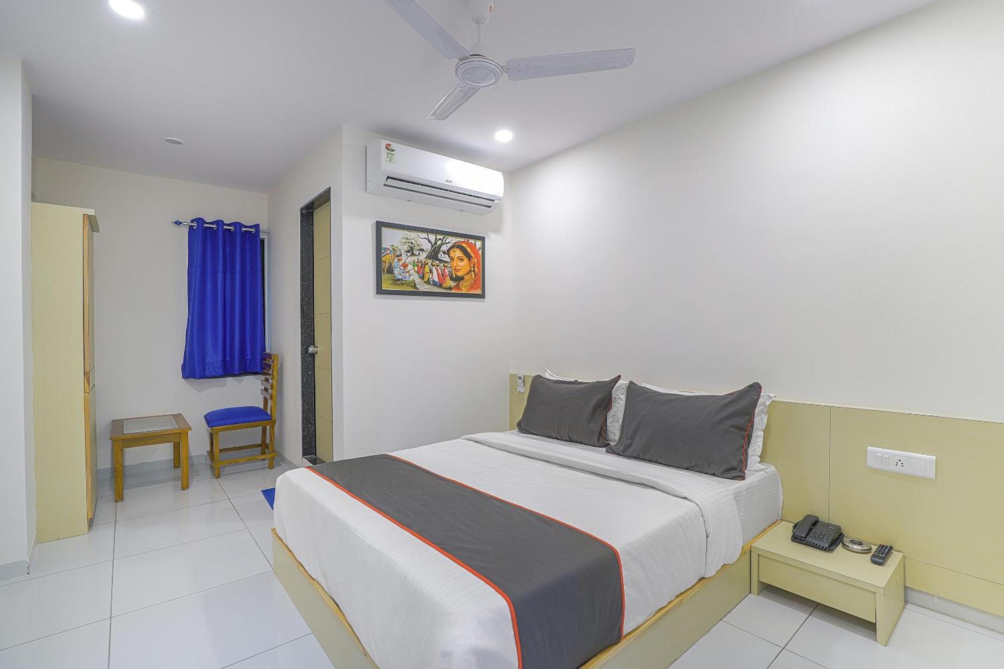 Hotel O La Veera Ahmedabad Exterior photo